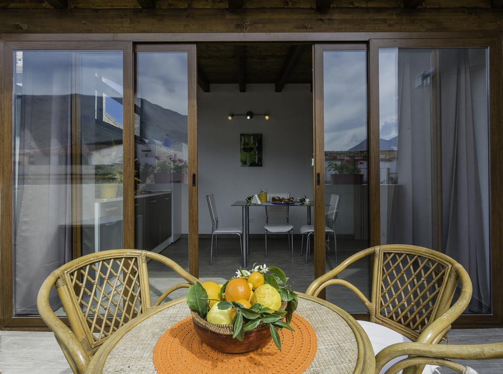 Arricampati Airport Rooms & Bringo Car Rental Carini Exterior foto